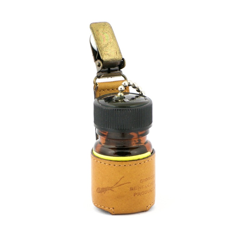 Giorgio Benecchis Italian Leather Floatant Holder